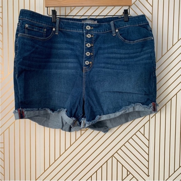 🍀 3/$30 Torrid High Rise Button Fly Jean Denim Short Stretch Dark Wash Size 26 - Picture 3 of 9
